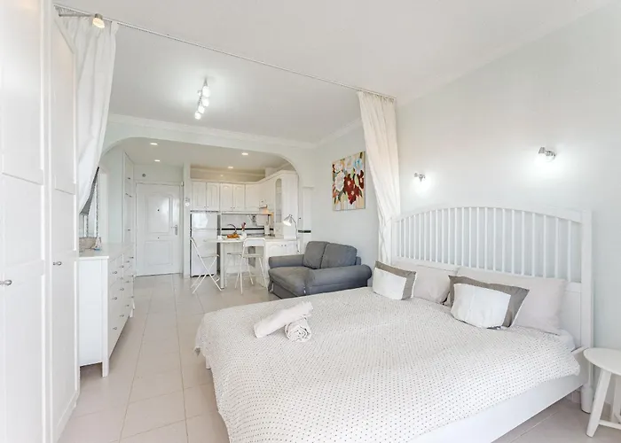 Daire Over The Ocean *